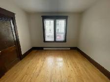 149 Langside - 2 BR available Sept 1st - Photo 2