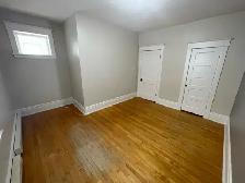 149 Langside - 2 BR available Sept 1st - Photo 11