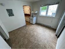 11 Blackmarsd Rd - Three Bedroom Main Floor Home - Photo 4