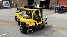 Chariot elevateur Hyster avec Les Attachment Cascade Roll Clamp - Photo 3