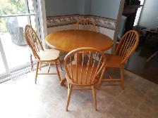 Kitchen Table with Four Chairs - Photo 2