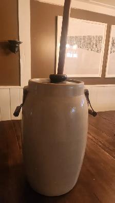ANTIQUE BUTTER CHURN EXCELLLENT CONDITION