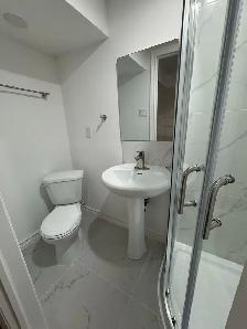 New Renovate detached house rooms rent for students near UTM! - Photo 7