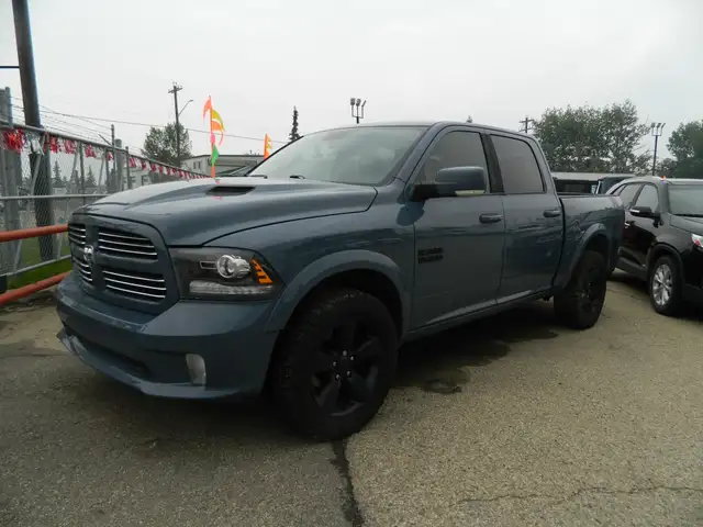2015 Dodge Ram 1500 CREW CAB /SORT BOX  4X4
