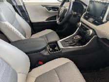 2021 Toyota RAV4 Limited AWD, CUIT, TOIT, - Photo 6