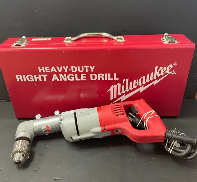 MILWAUKEE 1/2 INCH D-HANDLE DRILL W/CASE