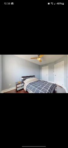 Elegant Private Room Available for Rent in Brampton - Photo 2