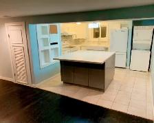Private room available in 3 bedroom suite