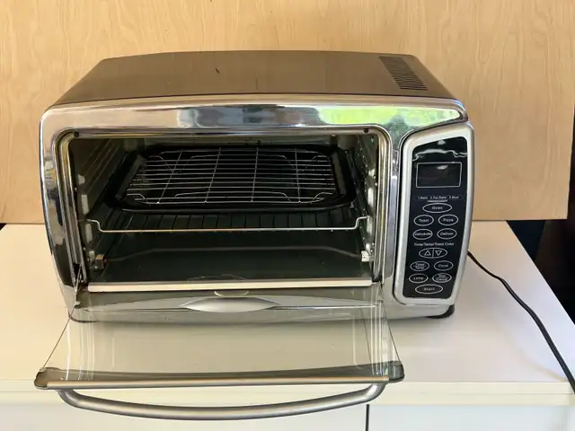 Countertop Oven - Like New