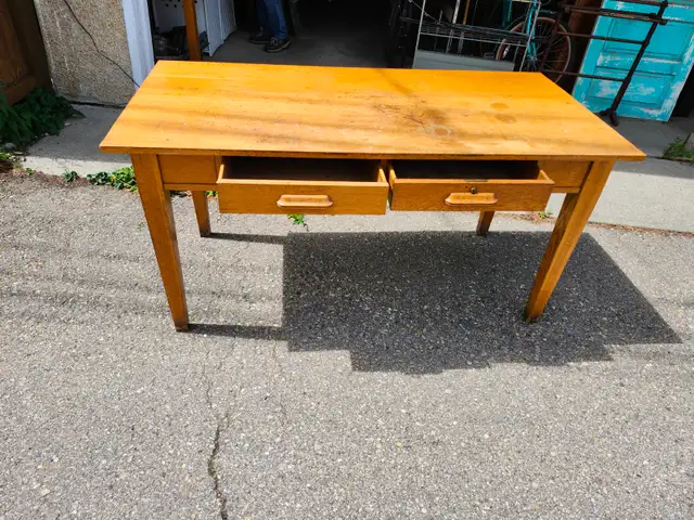 ANTIQUE DESK