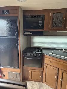 travel trailer - Photo 8