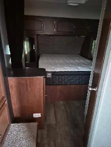 travel trailer - Photo 9
