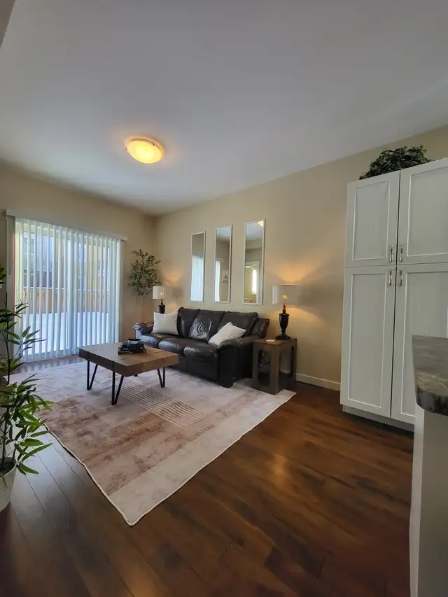 Fully Furnished 2 Bed   Den, 2 Bath townhouse