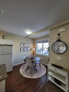 Fully Furnished 2 Bed   Den, 2 Bath townhouse - Photo 4