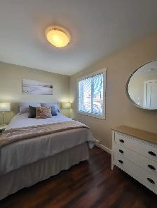 Fully Furnished 2 Bed   Den, 2 Bath townhouse - Photo 7