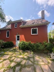 Charming Stone Character Home for Rent — Oakville | Short-Term - Photo 2