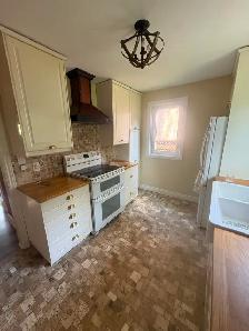 Charming Stone Character Home for Rent — Oakville | Short-Term - Photo 5