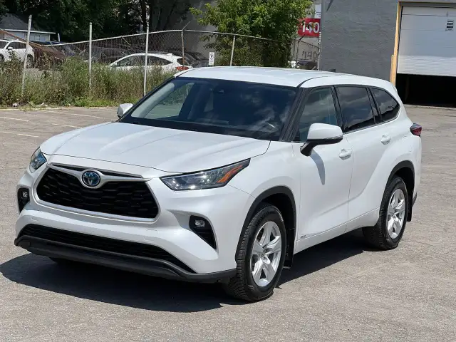 TOYOTA HIGHLANDER 2,5 HYBRID LE 2022, 8 SEATS, AWD