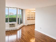 Spacious Corner 2 Bedroom Condo — 1,000 sq ft — $2,850/month - Photo 5