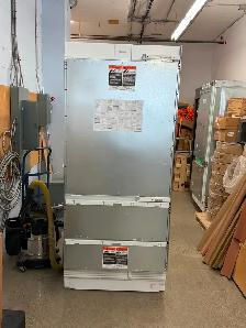 New SubZero 36' Fridge and freezer IT- -36CIID - RH