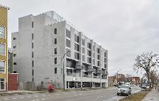 Centrally Located Modern Suite, Loaded with Features! - Photo 3