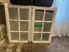 free 3 upper solid & 1 glass cabinets - Photo 3