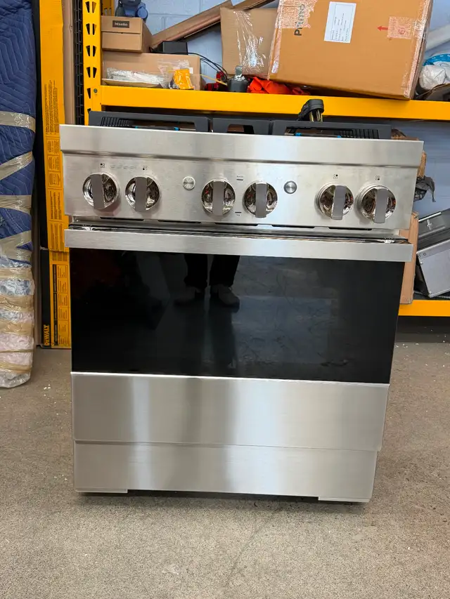 Neuve JennAir 30' Cuisinière au gaz Dual Fuel JDRP430HM