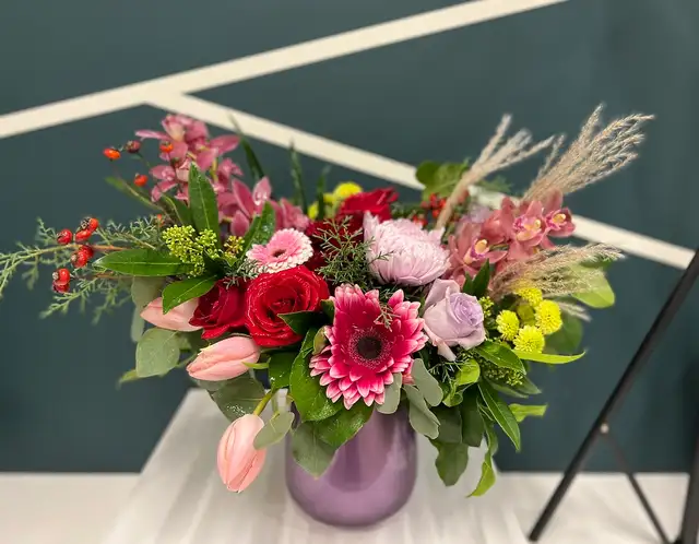 Hiring: Florist/Floral Designer