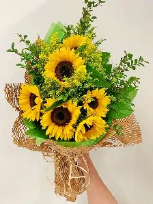 Hiring: Florist/Floral Designer - Photo 2