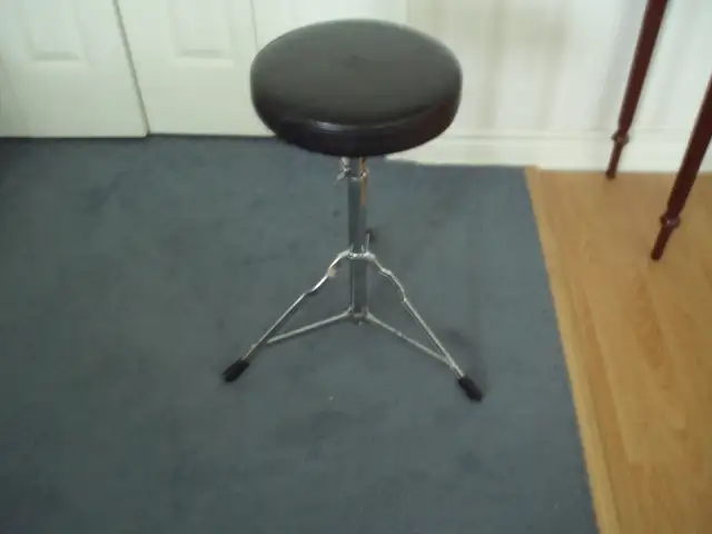 DRUM THRONE - EXCELLENT CONDITION