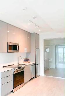 Room for Rent in Downtown Toronto Condo - Photo 3