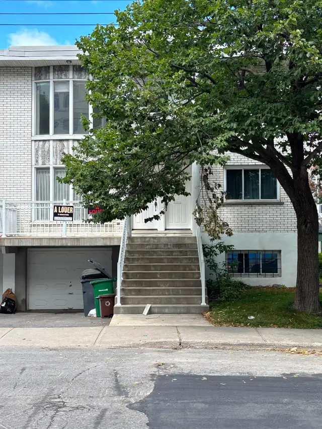 Logement à louer 5 1/2 (Rez de Chaussée)