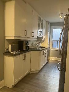 Gorgeous 2 Bed 1 1/2 Bath Upstairs Apartment - 13 Castle View - Photo 9