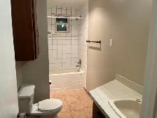 2 bedroom main in duplex in St. Boniface - Photo 2