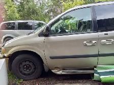 2006 Dodge minivan - Photo 3