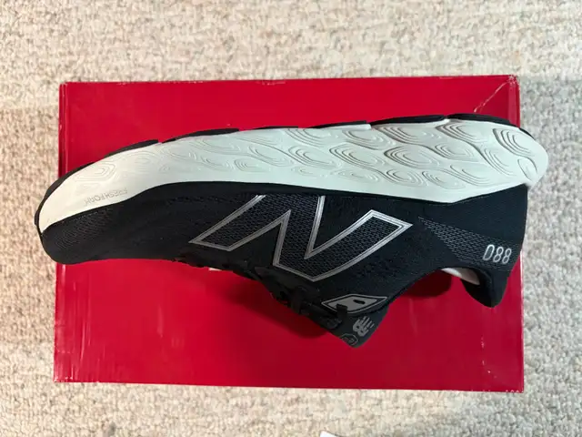NEW BALANCE 880 V14