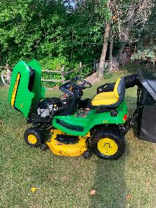 John Deere lawn tractor for sale 324 quad steering 548 hours - Photo 5