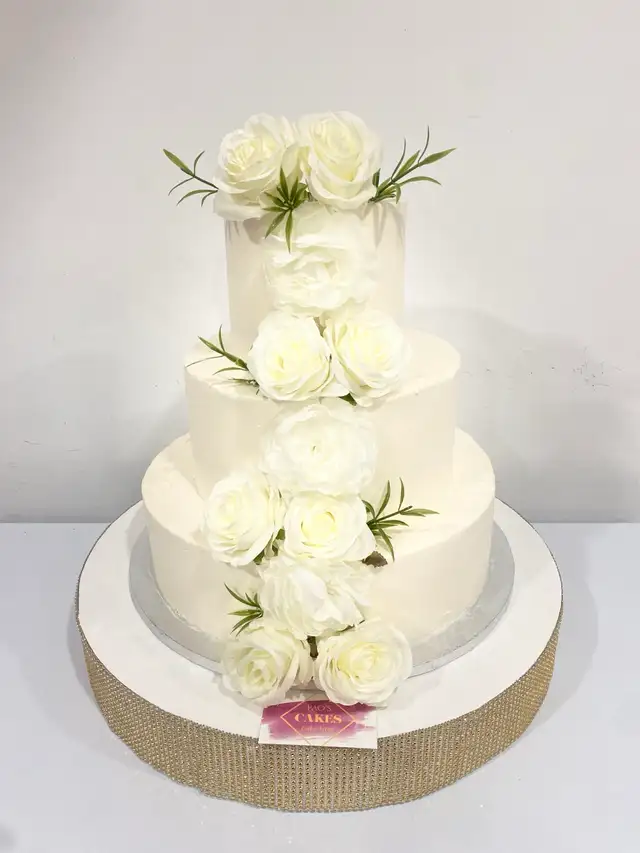 Custom cakes, stunning wedding cakes Oakville bakery