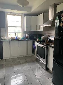 STUDENTS - ROOMS AVAILABLE STEP FROM UNIVERSITY CAMPUS - Photo 2