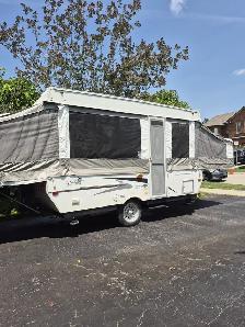 Palomino trailer model 4125 - Photo 2