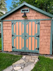 Red Cedar Split Shake Vinyl Siding and Large Window - Photo 3