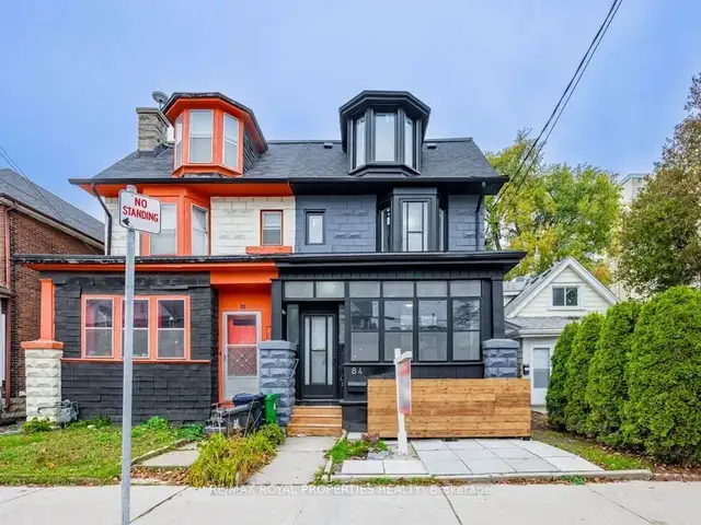 Renovated 2 Level 2nd & 3rd Floor 3 Bdrm Next To Subway!