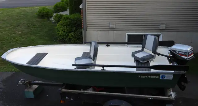 CHALOUPE 12 PIEDS ET MOTEUR EVINRUDE 6 ½ HP