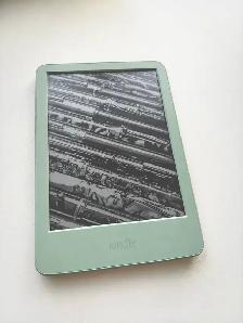 Kindle Basic 11th Gen (2024) 16GB Matcha Green No Ads - Photo 3