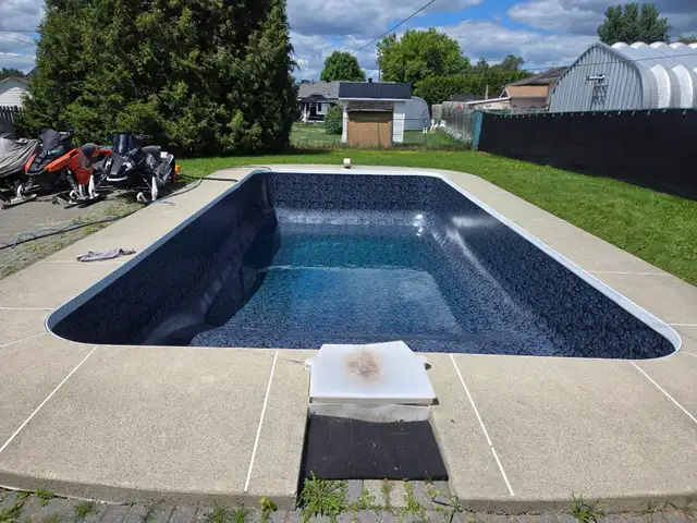 Pool liner changes
