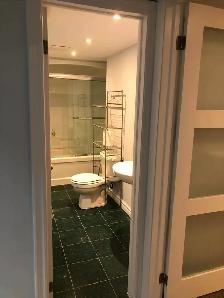 Well maintained 2 bed room Walkout basement apartment - Photo 6