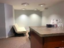 Well maintained 2 bed room Walkout basement apartment - Photo 9