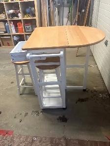Table with stools - Photo 3