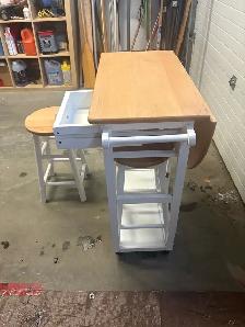 Table with stools - Photo 4