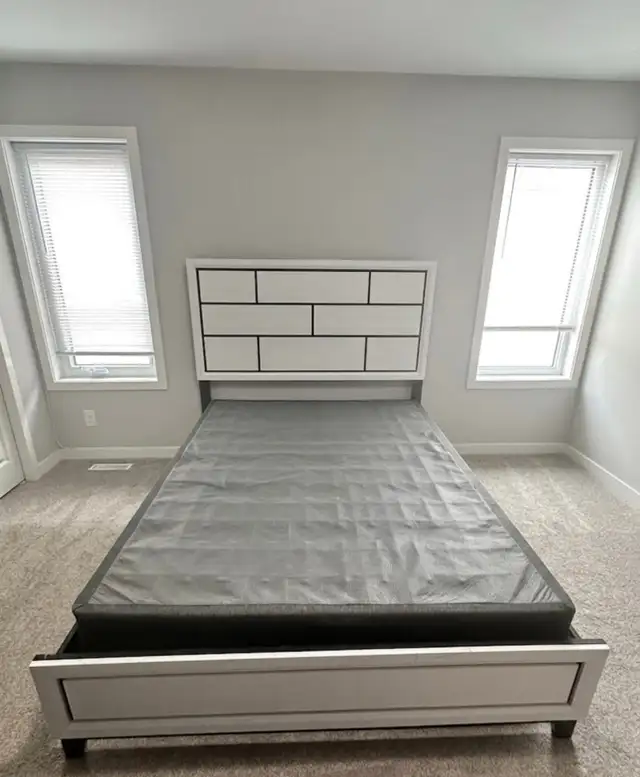 Modern Bedroom Set.